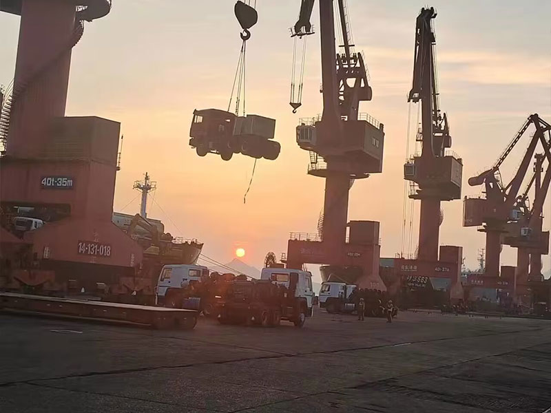10 units Howo tractor truck and flatbed trailer for the Ghana Customer - HOWO Truck Export Successful Case | Heavy Duty Vehicle Delivery